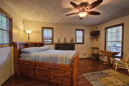 Nature’s Retreat Cabins in the Hocking Hills - Lily Pad Cabin